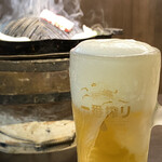 成吉思汗 大黒屋 - 中ジョッキ(ｷﾘﾝ一番搾り)  グラスが冷えすぎて若干ビールがシャーベットに。