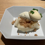 マンサルヴァ - マンサルヴァのドルチェ史上、３指に入ります。洋梨、チーズ、レモンの、爽やか＆コクの調和が見事。いい食後感。