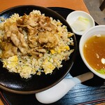 中華市場 炒 - 肉チャーハン・大
