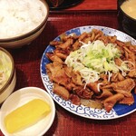 乙妻 - もつ焼き定食