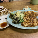 天安菜館 - 麻婆豆腐定食、餃子はプラス150円