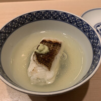 鮨 紺乃 - 真鯛の蒸し寿し。