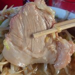 ラーメン二郎 三田本店 - 豚2枚目。