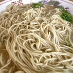 一楽ラーメン - チャーシューは麺の下で保温です！