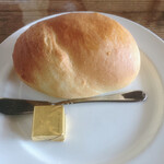 ラ・セーラ - セットメニューの自家製ロールパン　¥220
