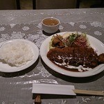 みつや - ジャンボ牛カツとライス