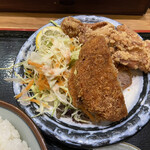 ニューゴールデン - 唐揚げとメンチカツ(日替り定食)