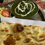 ザ・エベレスト - Gセット@1,280円(サグチキンカレー&サラダ&プレーンナン)