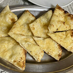 ザ・エベレスト - ガーリックナン@490円