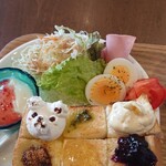 ゴッチェコーヒー - トッピングトーストセット  プレート