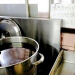 讃岐うどん がもう - 熱いかけダシ