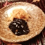 緒方 - ⑮お漬け物(木耳、切干すぐき)
      塩は控えめで食べ易いです。
      お漬け物まできっちり一級品です♪