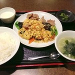 300円 だんだん - 豚肉と木耳の玉子炒め