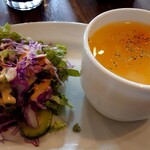 peru-ryourierupuerutonauthiko - ランチのサラダ、スープ