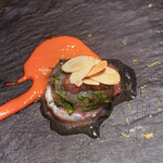 エクアトゥール - ボタン海老、豚肉の煮凝り、赤パプリカのソース