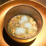 エクアトゥール - 海老芋のフリットと鮭、せり