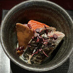 ろっかん - 鰯の黒酢〆&鮑茸&赤蒟蒻