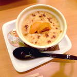 うに屋のウニグラタン（￥680）。クリームとウニとの好相性を再確認できる一品