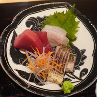 おおたに - かますの昆布締、まぐろ