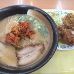 未来屋 - キムチラーメンと唐揚げ小