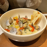 ミルク&パフェ よつ葉ホワイトコージ - あさりの旨みたっぷりチーズリゾット（1,120円）