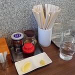 濃厚鶏白湯タンメン まつ井 - 卓上