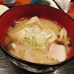 Tairyou - 豚汁　アップ　焼きちくわが入った豚汁は初めてでした