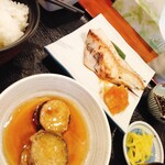 Tairyou - 赤魚の塩麹焼き、ナスの挟み揚げ定食　アップ