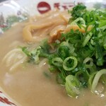 天下一品 - スープの表情。