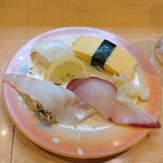 Uogashinosushi Ebisu - ハマチ、イカ、玉子、タイ