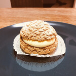 フレデリック カッセル - シュー・ヴァニーユ　540円