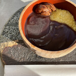 喫茶 ベレー - 下の石皿もカッコイイの。