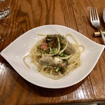 ラ･マンチーナ - 牡蠣とブロッコリーのパスタ