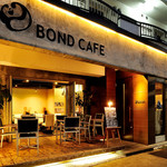 BOND CAFE - オシャレな外観