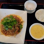 龍潭酒家 - 汁なし担々麺（大盛，スープ，ライス付き）