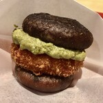 料理屋 植むら - カニグラタンコロッケバーガー〜焼き椎茸でサンド。蟹味噌ソース