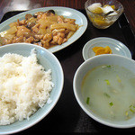 龍門 - 鶏肉とふくろだけの炒め物定食(600円)