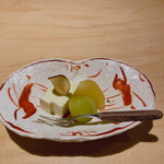 和田屋 - なんだ？このりんごは？？　ミツしかない