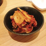 炭火焼肉 おおば - キムチ