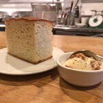 スガハラ - パン（フォカッチャ） + マスカルポーネ