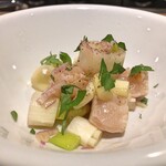 スガハラ - サロマ湖 帆立と米沢 長葱のヴィネグレット和え（アップ）