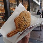 Naruto Taiyaki Hompo - 十勝産小豆鯛焼き(220円)