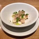 スガハラ - サロマ湖 帆立と米沢 長葱のヴィネグレット和え