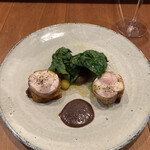 MATSU - 鶏の炭火焼き ブラックオリーブソース 菊芋と縮み法蓮草