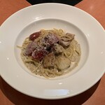 イタリアンカフェぶどうの森 - 加賀丸いもとソーセージの黒トリュフクリームソース、1,650円