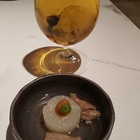 博多もつ鍋 やま中 博多店 - お通しとビール