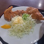 中国料理 風味屋 - から揚げ大きめが二つ