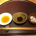 馳走 啐啄一十  - 笑歌女将がキプロス塩、特製ブレンド醤油、自家製32年継足しポン酢を用意してくださいましたよ♪という事はここから第二部の至高のお刺身の波状攻撃が始まりますよ！