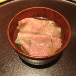 馳走 啐啄一十  - 広島 榊山牛 雌32ヶ月肥育 生体熟成 サーロイン(融点16℃) 日高 真昆布3年蔵囲&いりこ節&鰹節出汁しゃぶしゃぶ仕立て