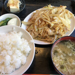 鳳来 - マル特 豚肉と白菜の炒め定食(720円)